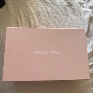 Mach & Mach double-bow pumps 110